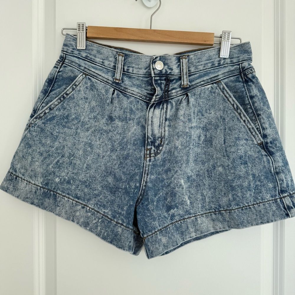 AMERICAN EAGLE | Acid Wash Mom Jean Shorts - Size 6